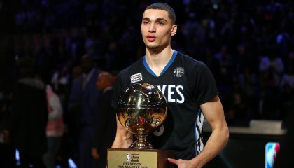 开云体育-尼斯备战NBA？阿贾克斯门线救险，Ming与50激战法国队，球迷集体看傻